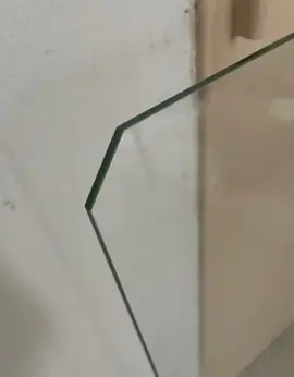 plaque de verre carrée avec angles biseautés