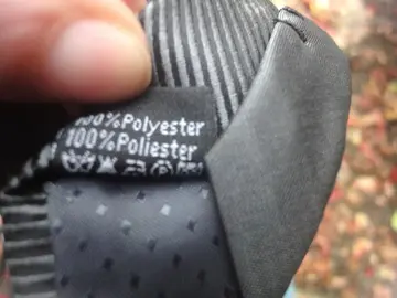 Jolie cravate élégante grise