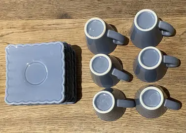 Ensemble complet tasses et soucoupes neuves
