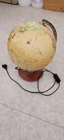 lampe globe terrestre.