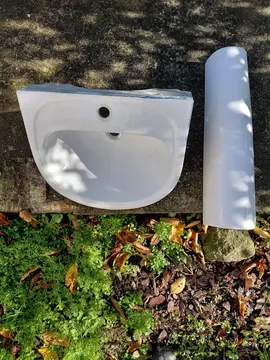 lavabo sur colonne en céramique blanche