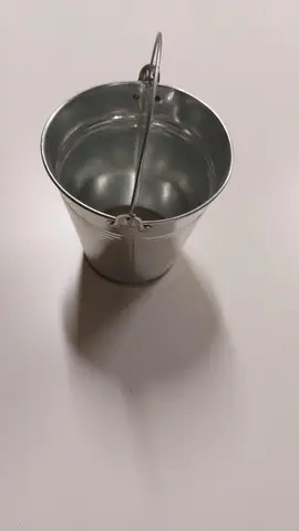 Petit pot de fleur décoratif, métal