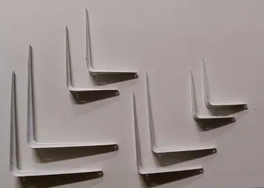 Équerres métal (8, de 4 tailles différentes)