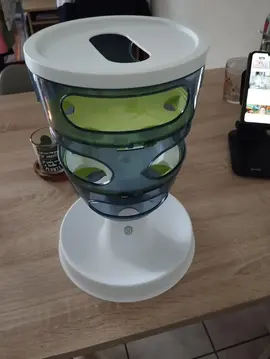 distributeur de croquettes