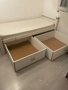 Lit une place avec grands coffres