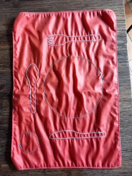 2 Tabliers adultes et un set de table enfant