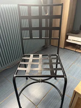 chaise en métal
