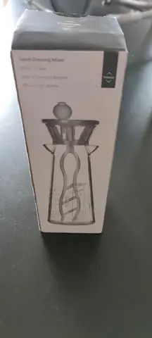 shaker pour vinaigrette en plastique