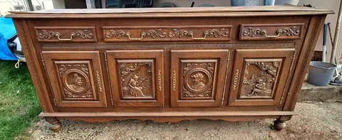 Donne buffet bas style breton