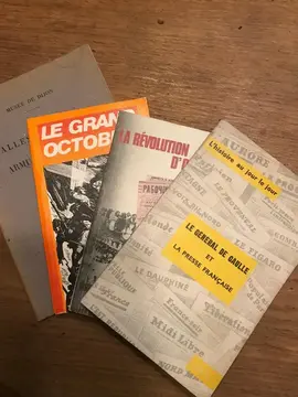 livres la révolution d'octobre-le général de Gaulle et la presse-le grand octobre-salles des armes