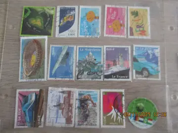 12 timbres oblitérés France 2002