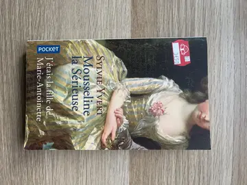 Mousseline la Sérieuse par Sylvie Yvert