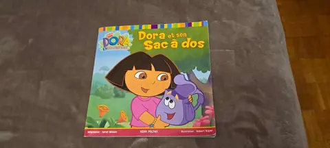 Petit livre souple Dora