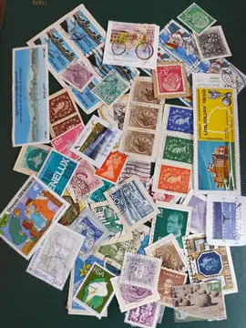 gros lot unique timbres étrangers 10/11