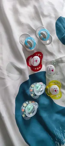 Lot tétines diverses marques