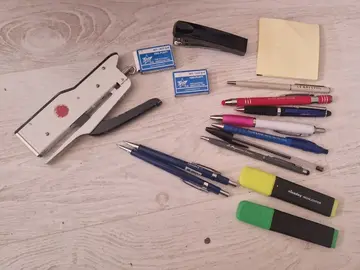 Lot de fournitures scolaires