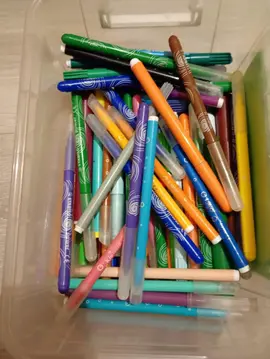 boite de crayon et de feutre