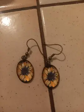 boucle d 'oreille fleures bon état