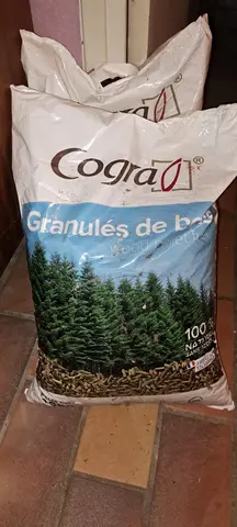 2 sacs de granulés de bois