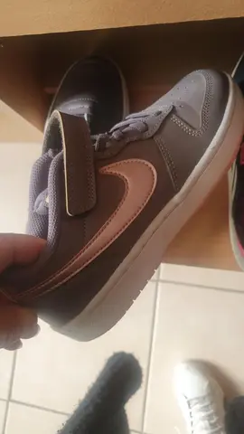 Bottines neuves, taille 38 Baskets très peu portées, en très bon état