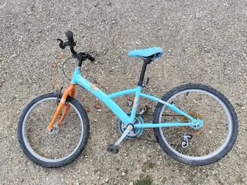vélo pour enfant 5/7 ans donné en l'état