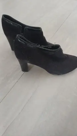 bottines noires a talons T40