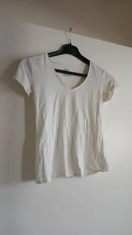 Tee-shirt blanc col V