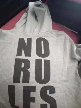 sweet capuche T 14 ans