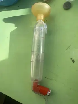 c’est un objet pour les bébés je crois même les adultes qui ont de l’asthme