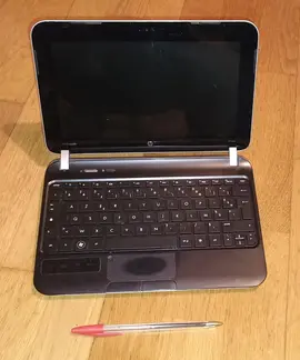 Mini PC marque HP écran de 10,1"