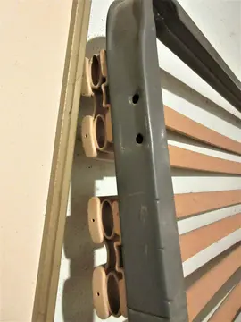 2 SOMMIERS SIMPLES EN 90 CM AVEC PIEDS