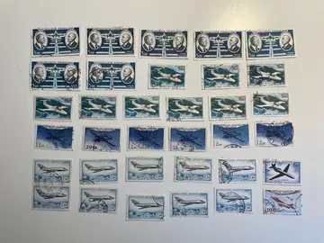 Lots 3 et 4 d’environ 30 timbres Poste Aérienne