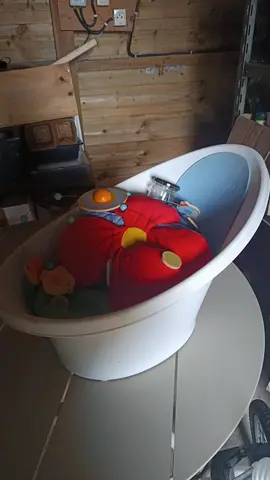 Baignoire bébé et tapis d'éveil