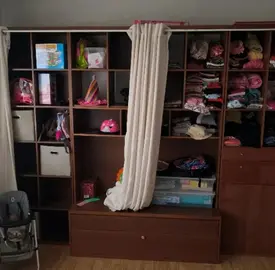 placard en parfait état 2,20 X 3m avec portes vitrées et pleines qui ne sont pas montées