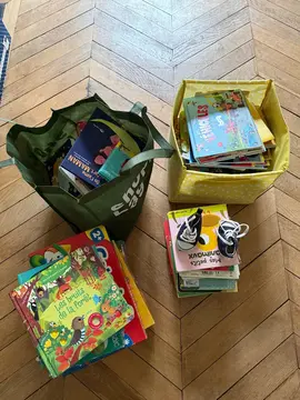 jouets, livres pour enfants
