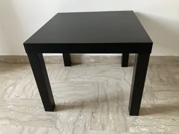 Table basse Ikea LACK 55x55 noire. Impeccable