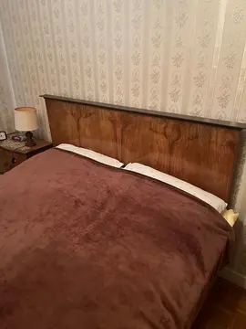 Lit double ancien en bois