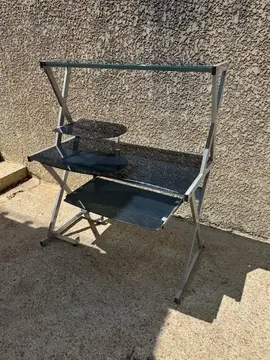 Bureau avec plateaux en verre