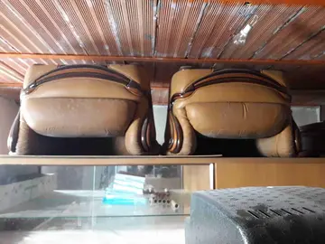 Fauteuils et canapé cuir