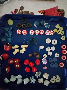 Boutons de couture vêtements enfant