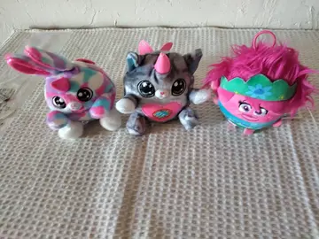 3 petites peluches