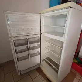 Réfrigérateur et Mini congélateur