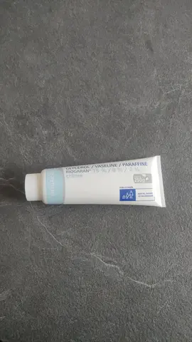 crème juste entamée