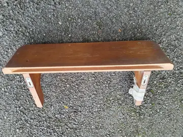 Petite étagère en chêne.