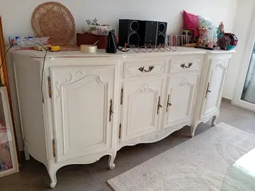 Buffet blanc sur Grigny