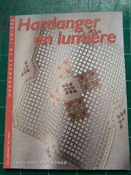 Livre broché " Hardanger" - Edition de saxe