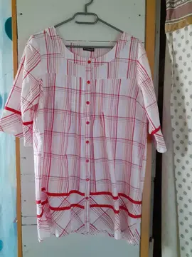 chemisier manches courtes taille 42