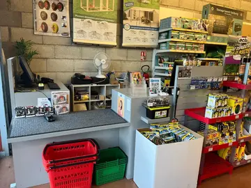 Donne meuble de caisse pour boutique