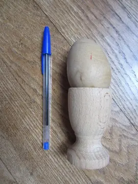 Coquetier et son oeuf en bois pour créativité