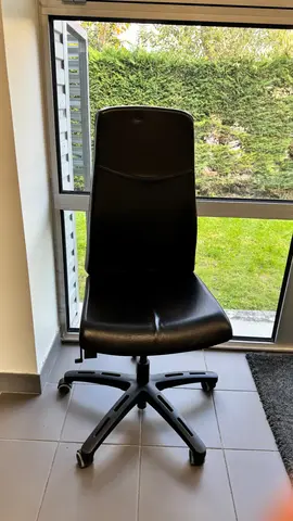 Chaise de bureau à roulettes